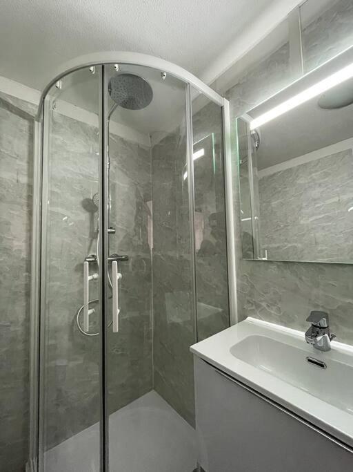 Appartement Reims - Duplex Au Coeur Du Quartier Saint-Remi Extérieur photo